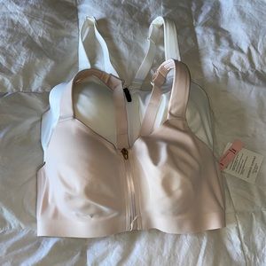 Victoria’s Secret Front-Close sport bra